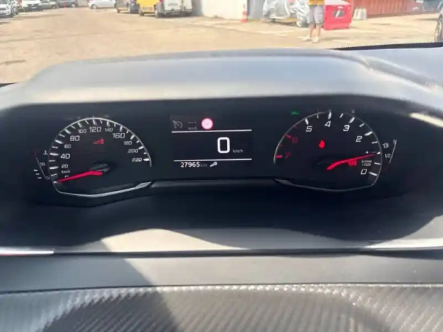 Peugeot 208 puretech 75 s&amp;s bvm5 — photo 12