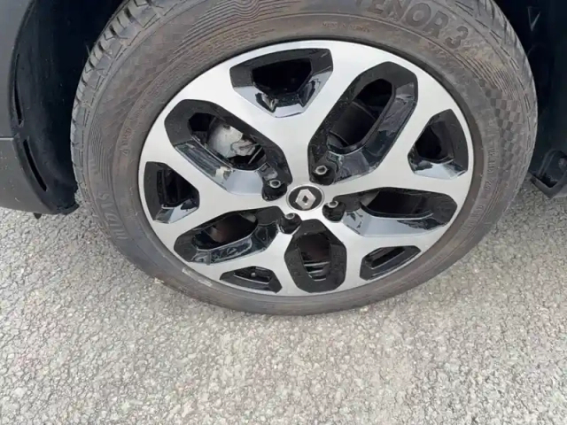 Renault Captur tce 150 fap edc — photo 9