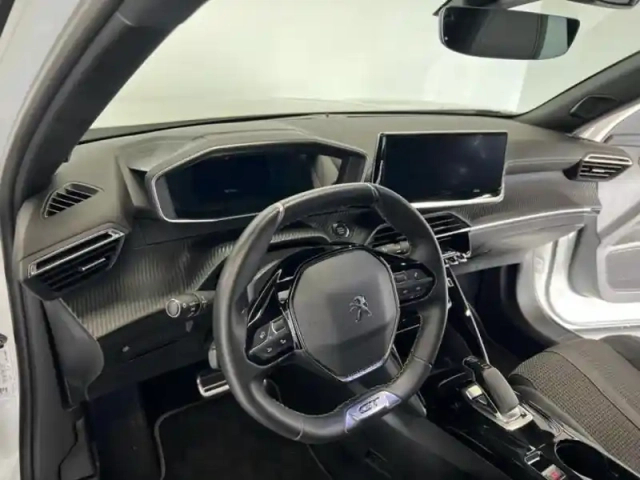 Peugeot 2008 e- 136ch gt — photo 10