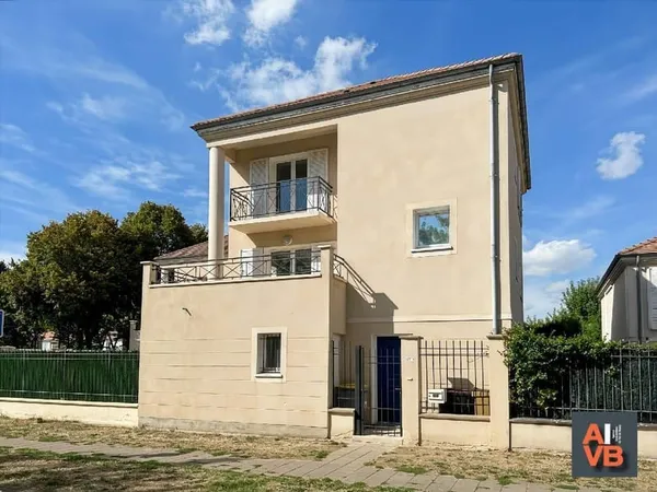 Maison 4 pièces 84 m²
