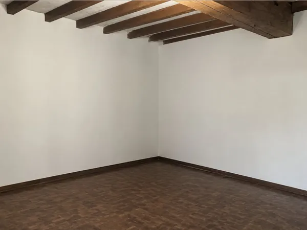 Maison à Pruillé -- 4 chambres, grand jardin, à rénover
