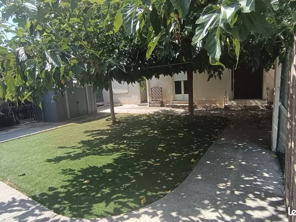 Maison de 100m2 avec jardin arboré-3 chambres