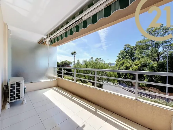 VENTE APPARTEMENT SAINT-RAPHAËL SANTA LUCIA STUDIO AVEC PARK