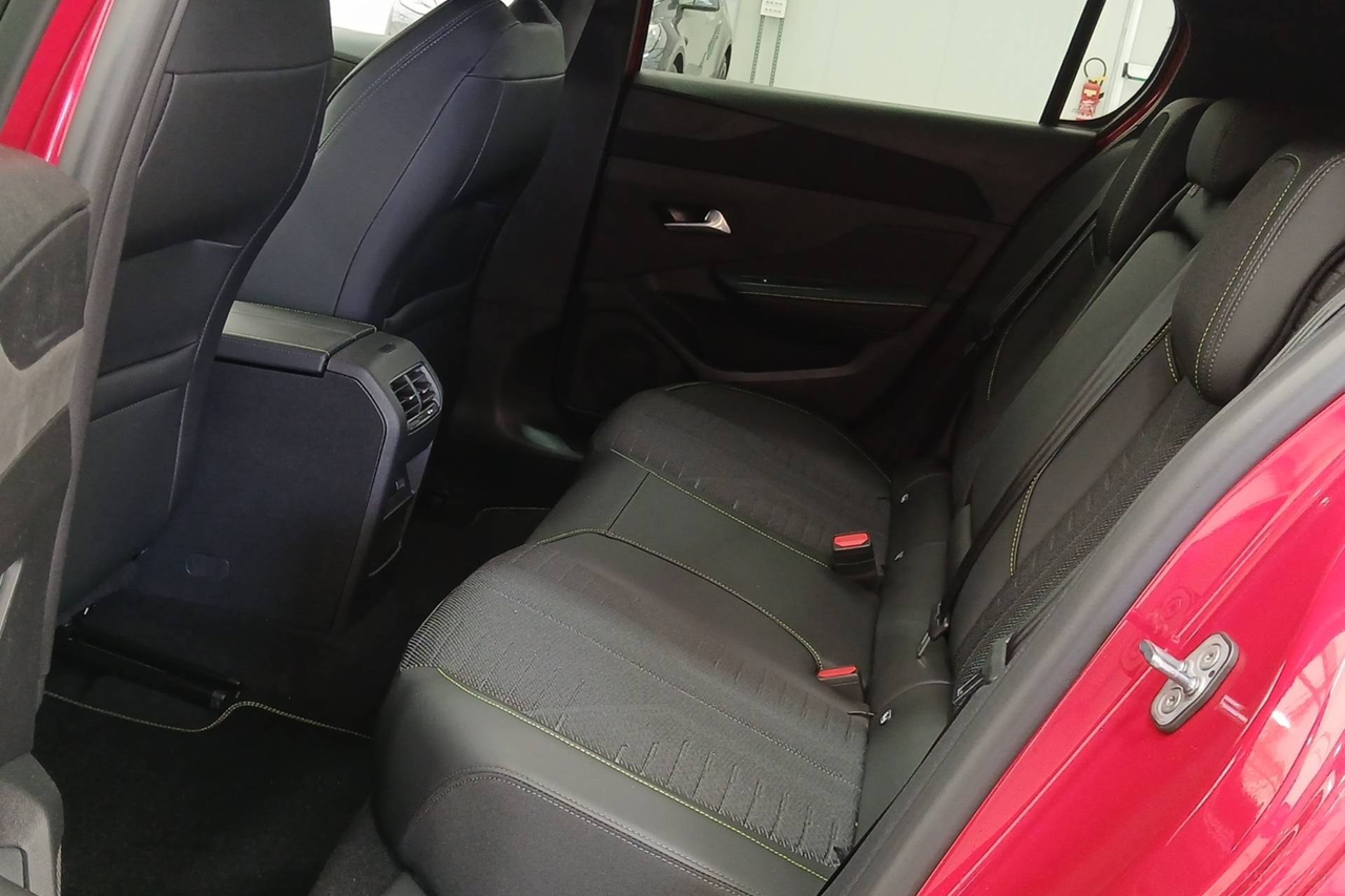 Peugeot 308 — photo 11