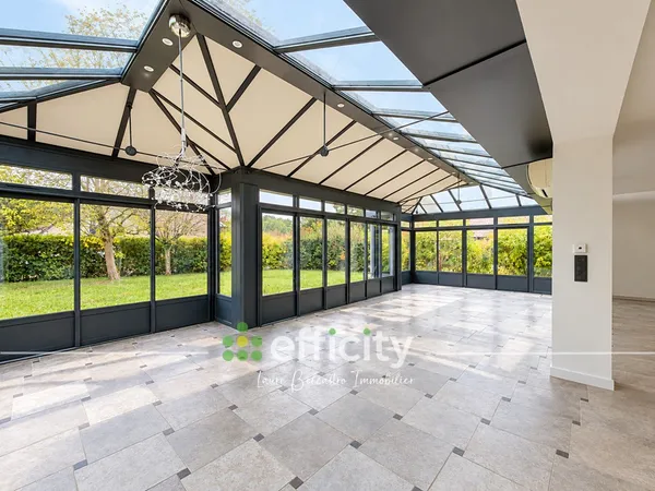 Maison 8 pièces 203 m²