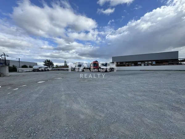 Terrain industriel 3177 m²