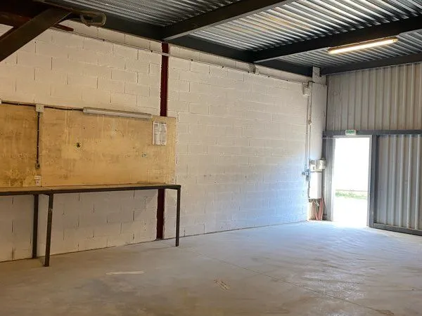 À louer hangar