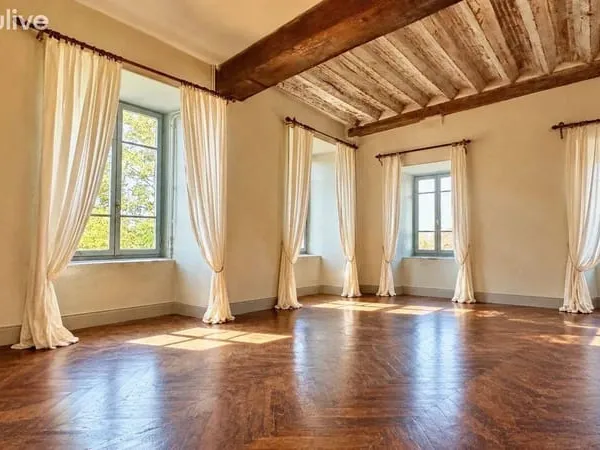 Maison 8 pièces 180 m²
