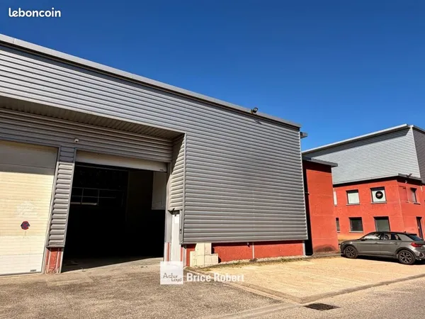 Local d'activité 277 m²
