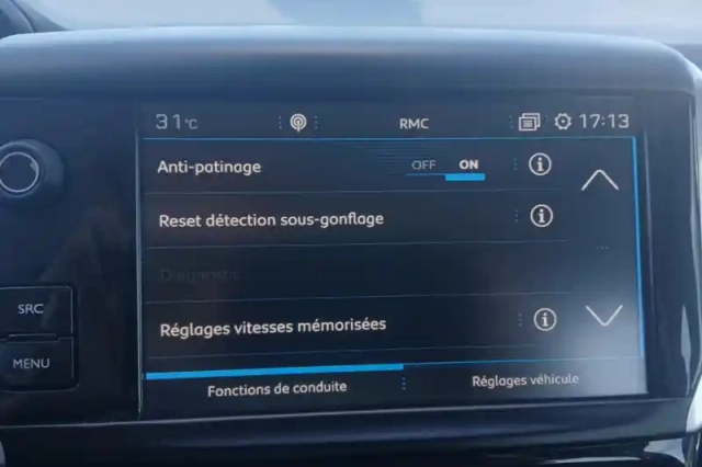 Peugeot 2008 1.2 puretech 110ch s&amp;s bvm5 — photo 26