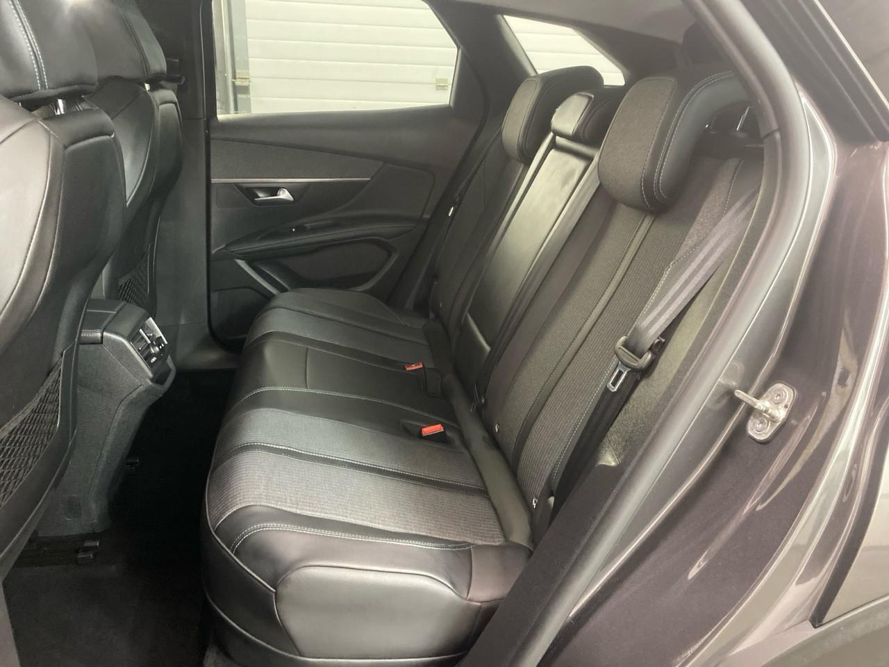 Peugeot 3008 hybrid 225 e-eat8 allure pack — photo 13
