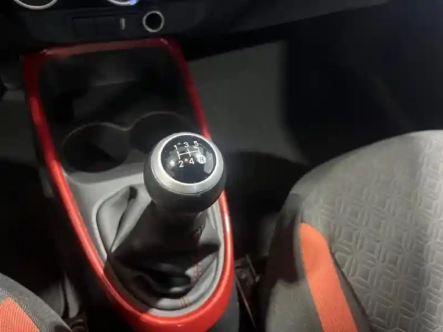 Toyota Aygo X 1.0 vvt-i 72ch design my23 — photo 4