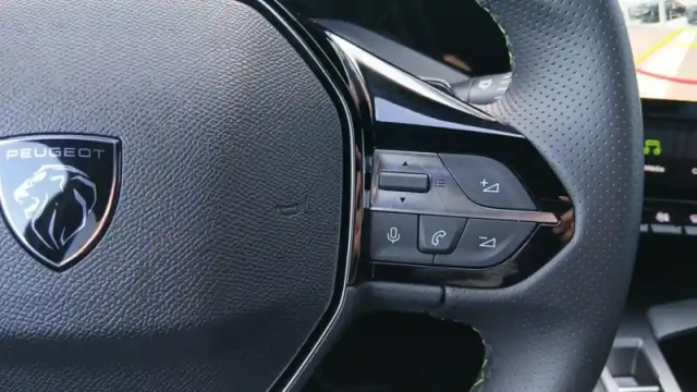 Peugeot 408 hybrid 145 e-dcs6 — photo 79