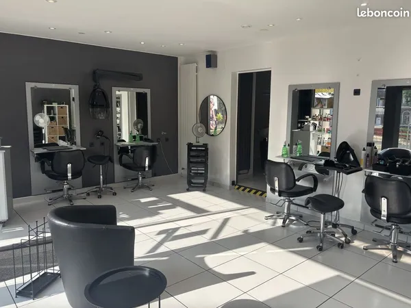 Salon de coiffure 56 m² Rouen