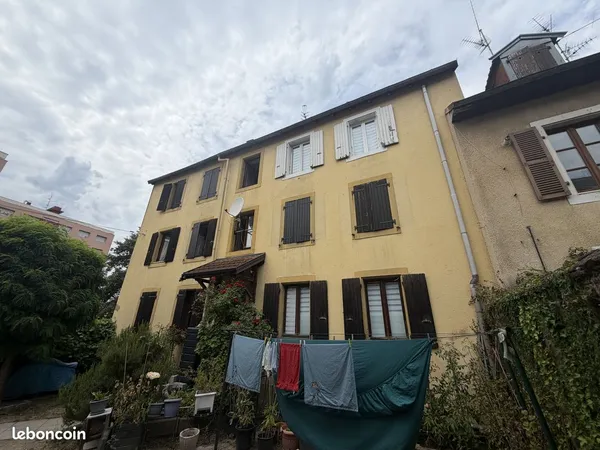 Immeuble 330 m²