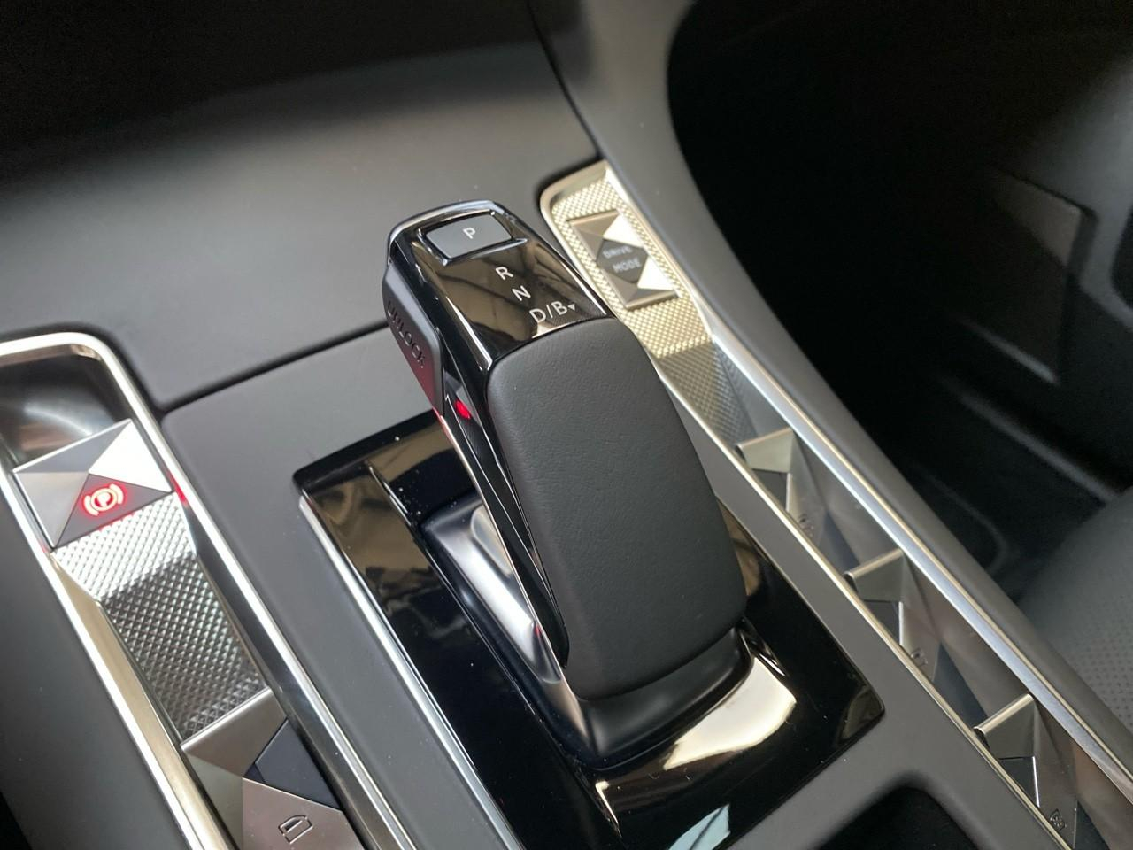 Ds Ds 7 crossback 1.6 plug-in hybrid 4x4 300ch etoile — photo 15