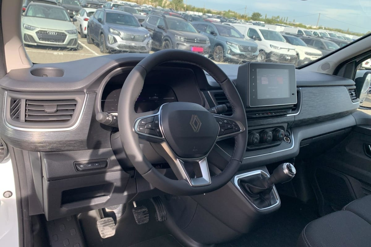 Renault TRAFIC FOURGON — photo 13