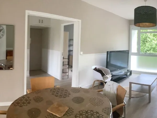 Chambres dans colocation meublée pour étudiantes