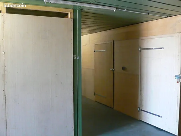 Loue 1 box de stockage 12 m²