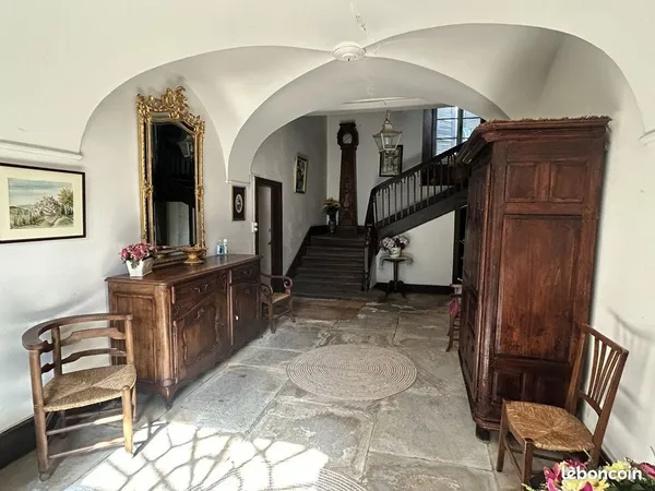 Maison 8 pièces 257 m²