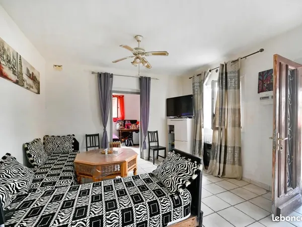 Ensemble immobilier 9 pièces 160 m²