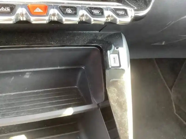 Peugeot 208 puretech 75 s&amp;s bvm5 — photo 42