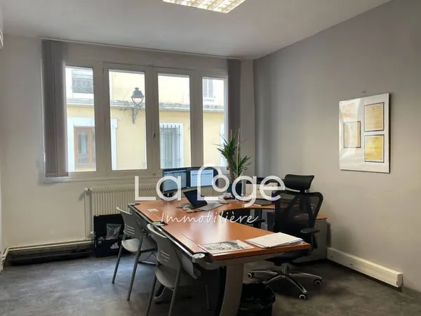 Local commercial 155 m²