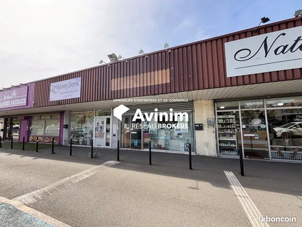 Local commercial 75 m² Mériel
