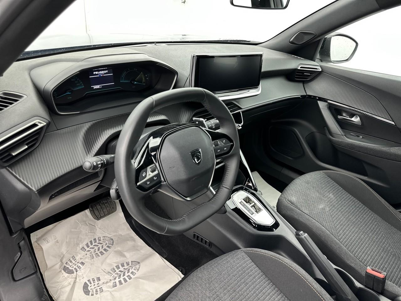 Peugeot 2008 hybrid 145 e-dcs6 style — photo 12