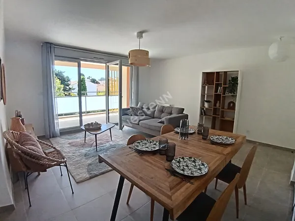 Appartement T3 de 61,50m² avec terrasse de 8,50m² et 2 places de parking
