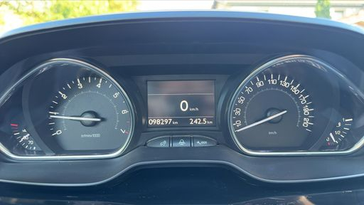 Peugeot 2008 Crossway 1.2 130.00 - Crossway – 2019 – 98297 km – Essence – Boîte Manuelle — photo 34
