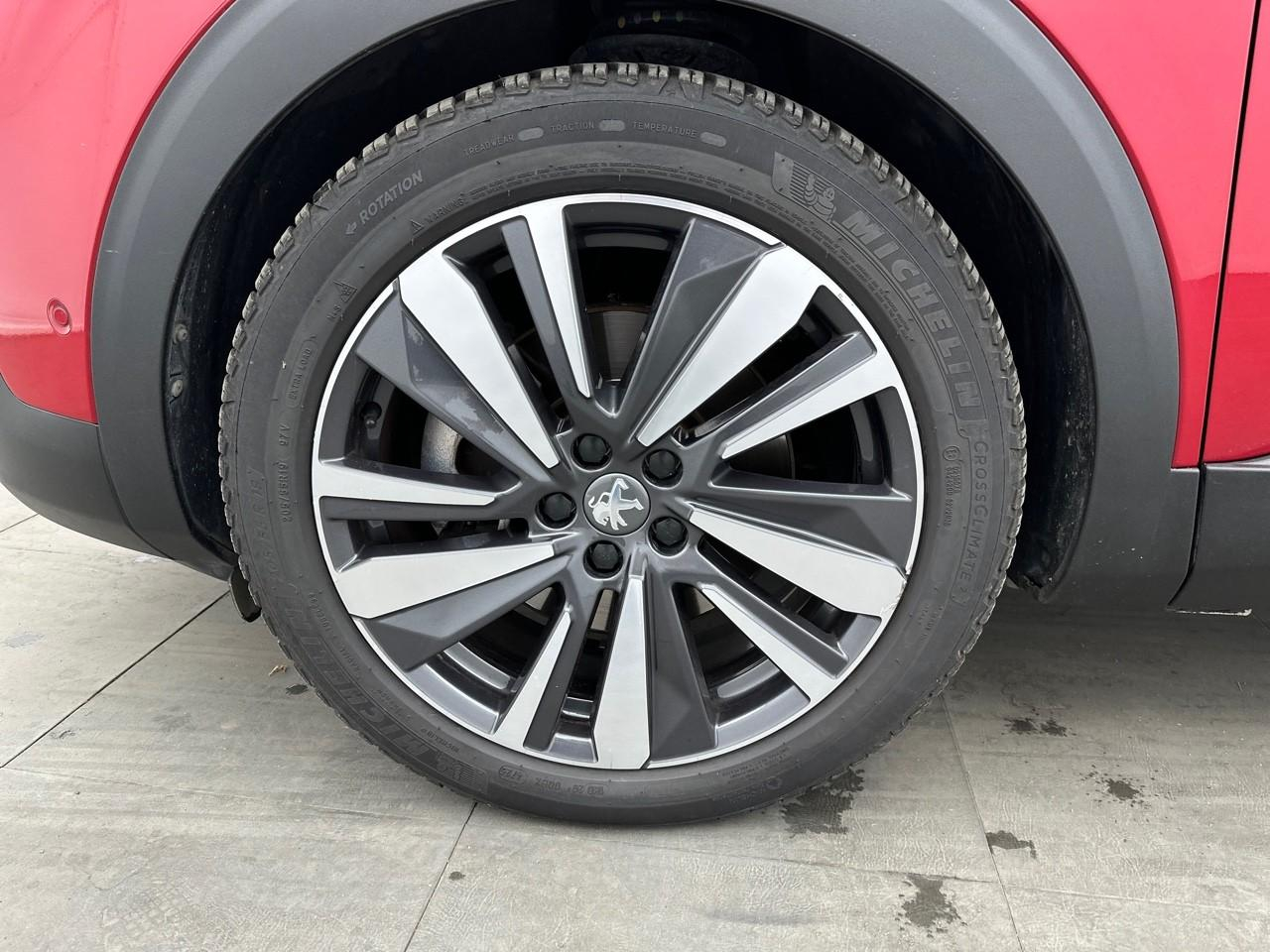 Peugeot 3008 hybrid4 300 e-eat8 gt — photo 14