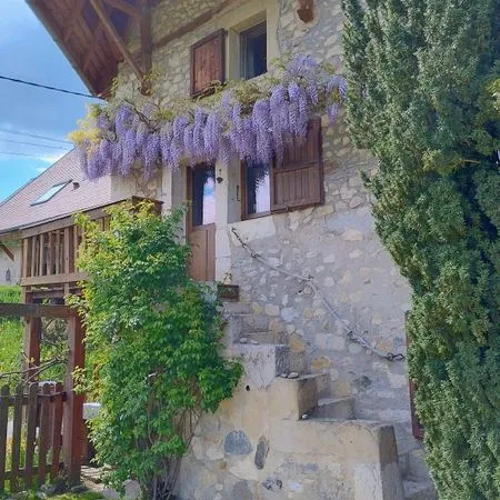 Charmante maison en pierre secteur Voiron (-335 000 )
