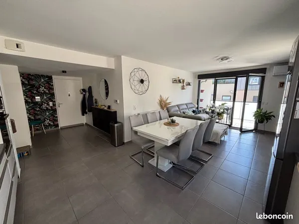 Aix-Les-Bains Saint Simond - T3 récent 66m2 avec balcon, cave et grand garage de 22m2