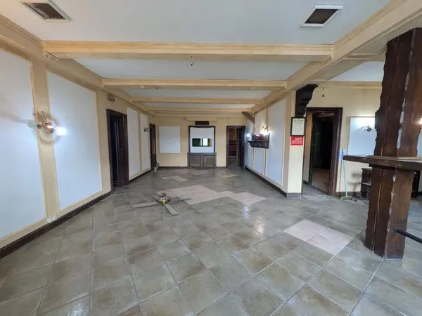 Local commercial 104 m²
