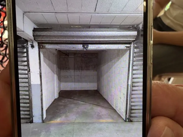 Loue parking - 12m²