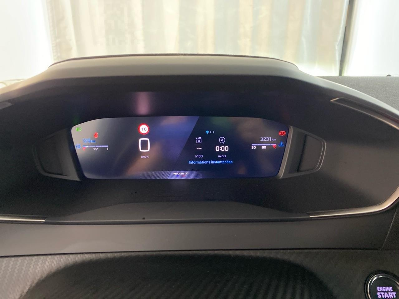 Peugeot 2008 turbo 100 ch bvm6 allure — photo 13