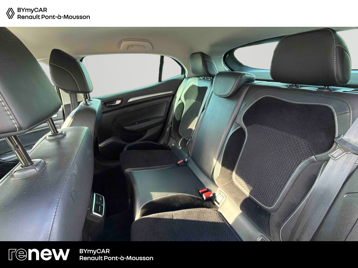 Renault Mégane IV Berline TCe 140 FAP — photo 12
