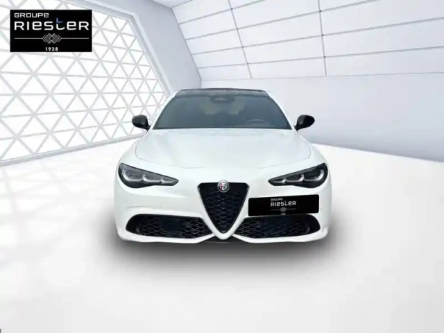 Alfa Romeo Giulia 2.2 160 ch at8 — photo 29