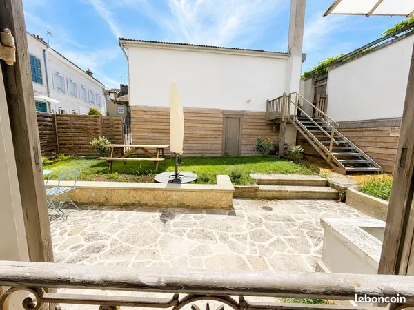 T2 meublé rénové dans une maison avec grand jardin