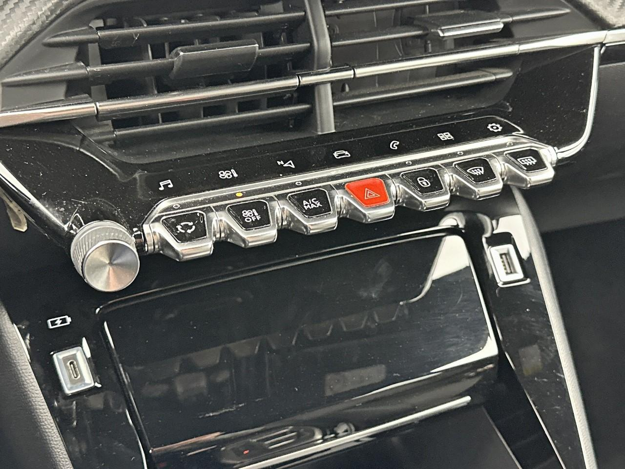 Peugeot 2008 puretech 130 s&s eat8 allure pack — photo 28