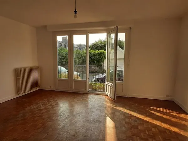 T3 traversant 72m² - RDC SURÉLEVÉ VUE JARDIN - Nantes Rd Pt de Vannes / Ste Thérèse