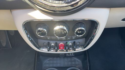 Mini Clubman 1.5 Cooper 136 - Hyde Park – 2017 – 109136 km – Essence – Boîte Manuelle — photo 25
