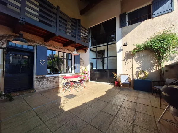 Maison 170 m2 pleine de charme avec 4 chambres et studio indépendant
