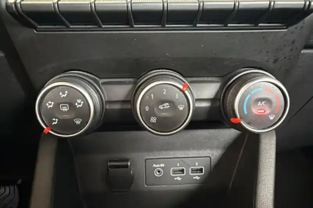 Renault Clio blue dci 85 — photo 21