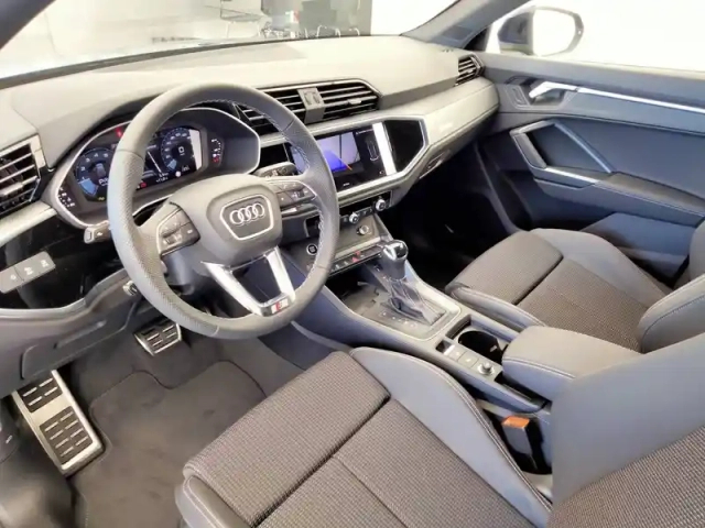 Audi Q3 sportback 35 tfsi 150 ch s tronic 7 — photo 15