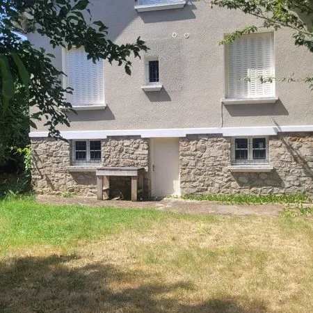 Maison de 82 m² avec sous-sol complet et terrain
