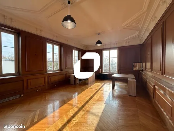Bureau 125 m²