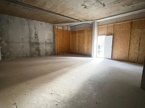 Local commercial 375 m² ST MAUR DES FOSSES