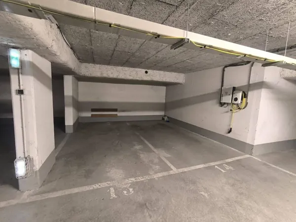 Parking 12 m²